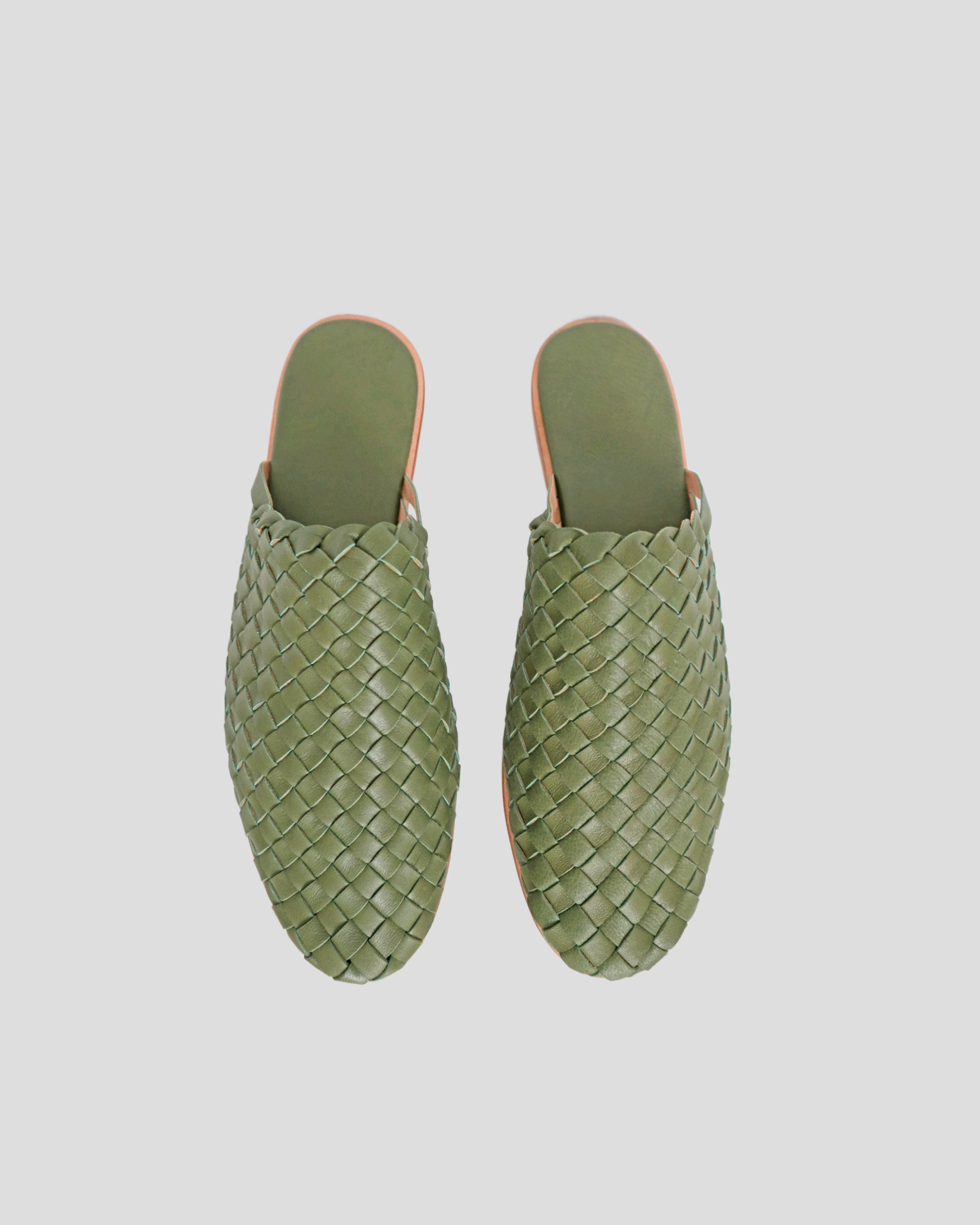 Enoki anyam sandal