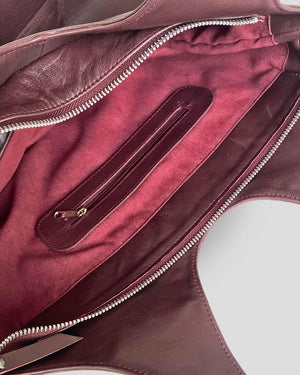 premium zipper of leather bag