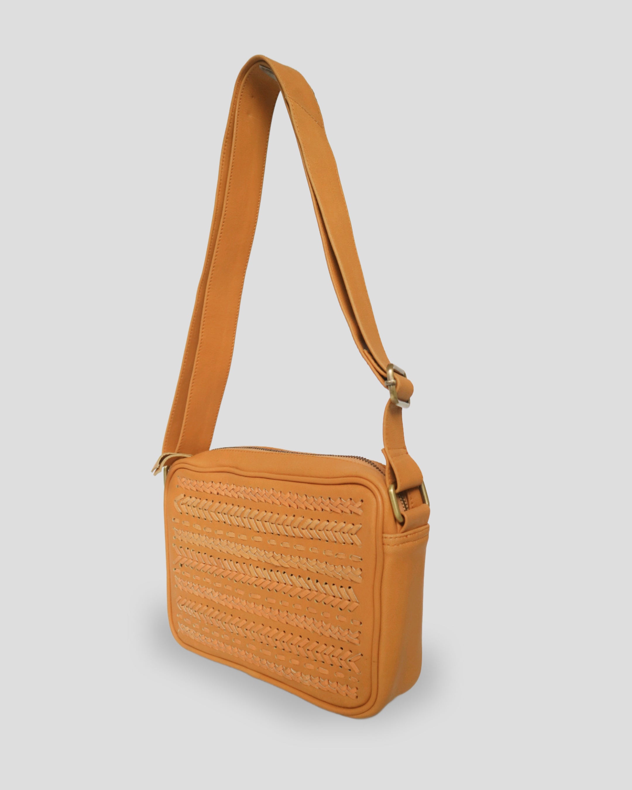 Airy Sling Bag