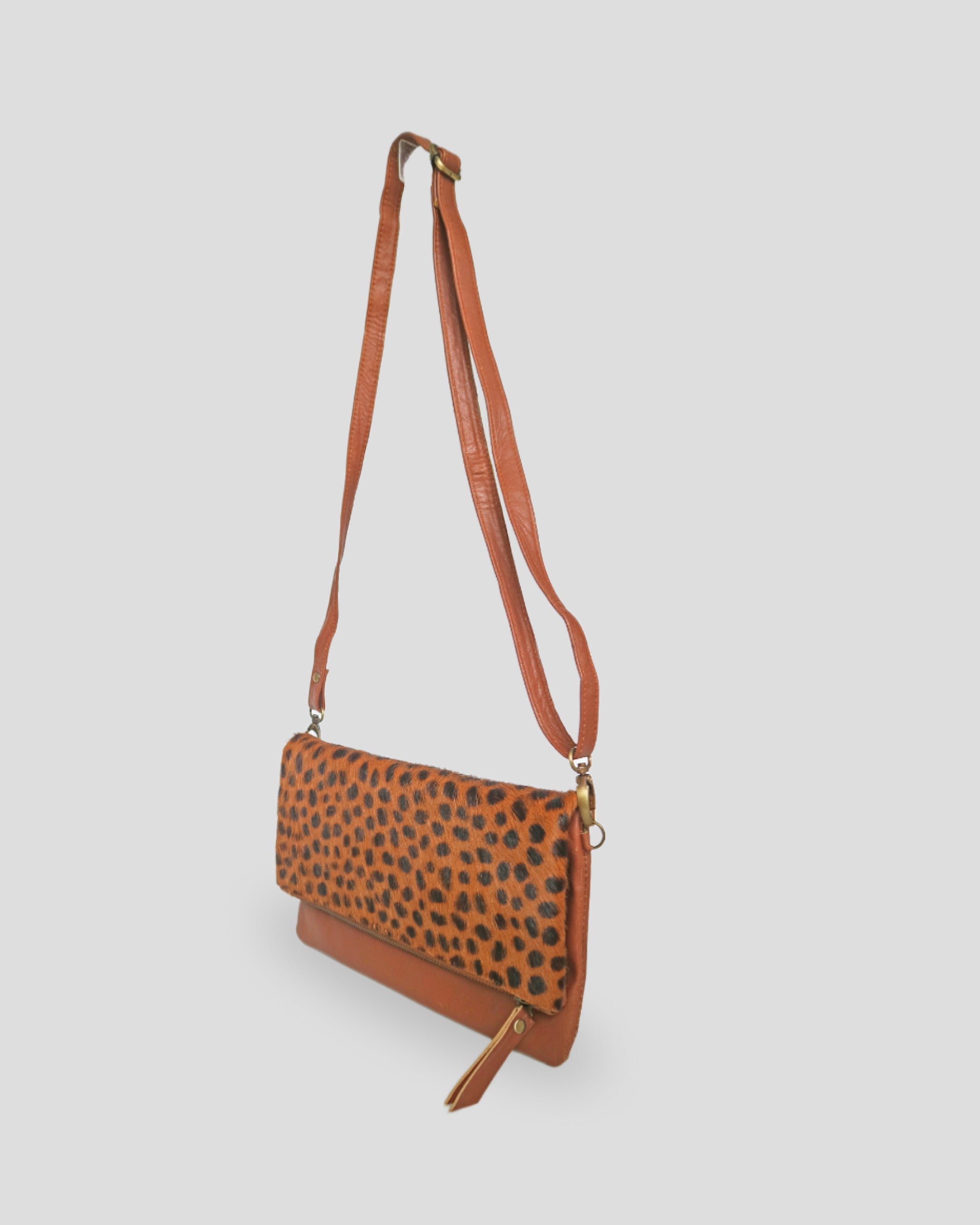 Bulu motif sling bag