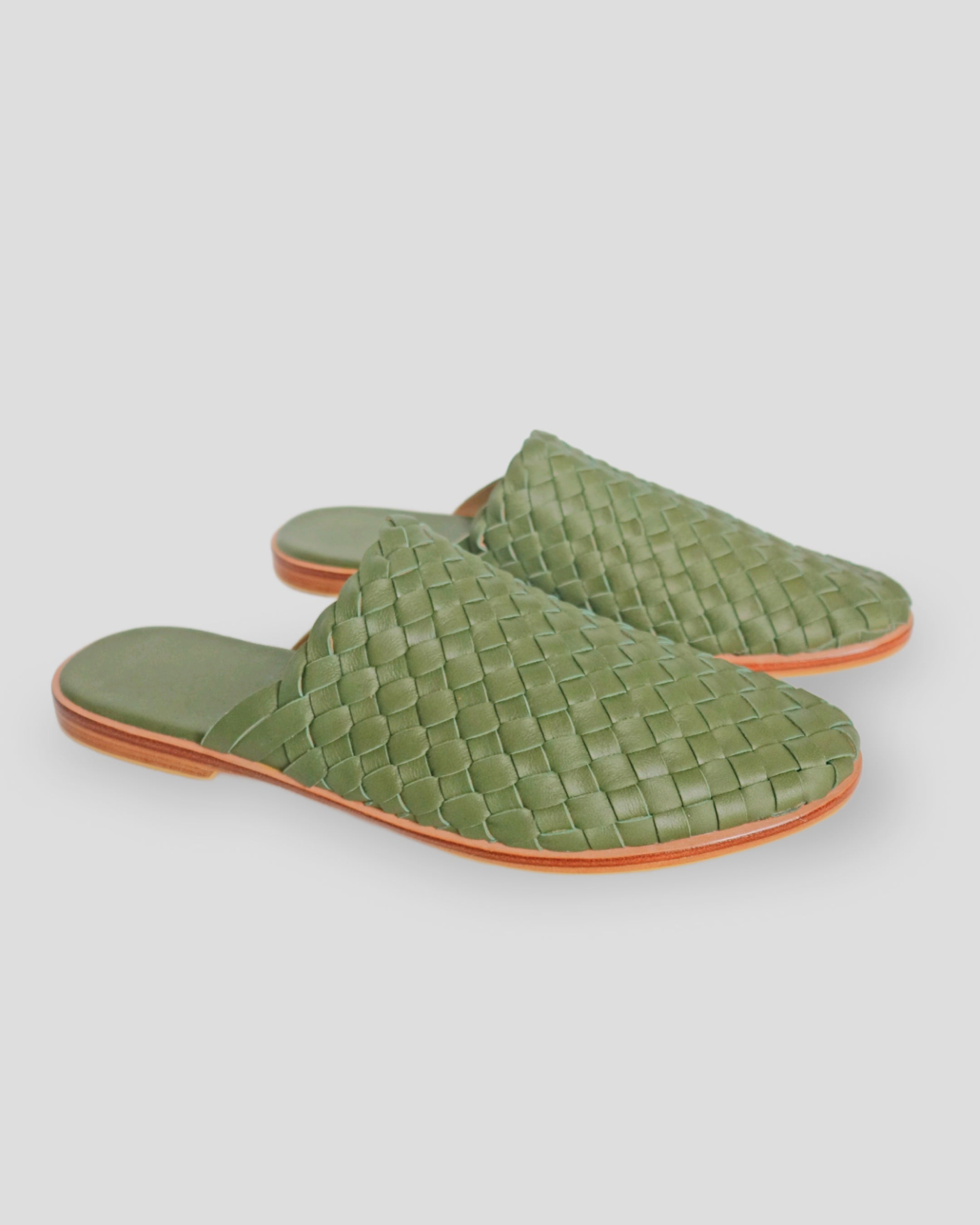 Enoki anyam sandal